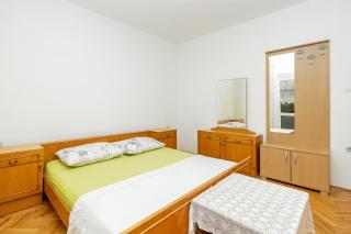 Apartments with parking space Tucepi, Makarska - 22936 - 1