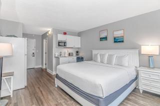 Immaculate! LED Fireplace - Renovated King Suite - Sleeps 4! - Landmark Resort 1508 - Myrtle Beach - 4