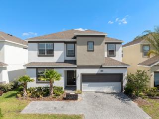 Cozy Master Room with Private Bath - 9
