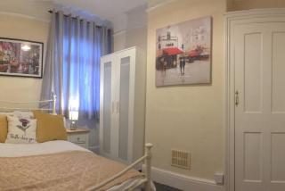 Ty Dogfield by Dream Short Stays - Cardiff - 5