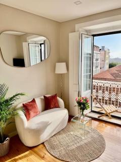 Stylish City Apartment & sunrise from your sofa - Top Stay! - Lissabon - 0