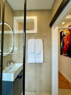 Stylish City Apartment & sunrise from your sofa - Top Stay! - Lissabon - 1