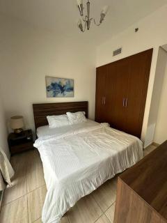 apartment one room private bathroom tub gym free parking - Dubai - 8