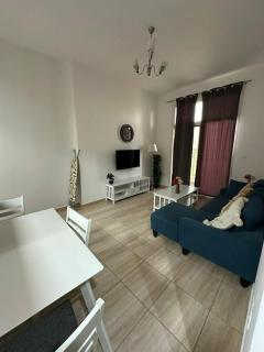 apartment one room private bathroom tub gym free parking - Dubai - 7