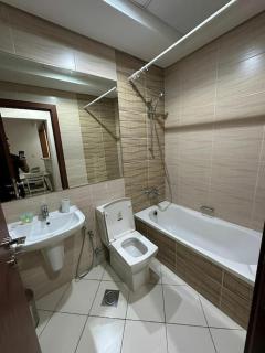 apartment one room private bathroom tub gym free parking - Dubai - 6