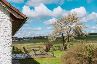Idyllisches Landhaus mit Teich - - 6