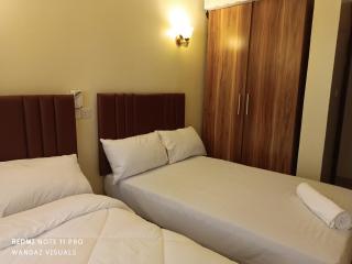 Fully furnished rooms and apartments with swimming pool - Mombassa - 3