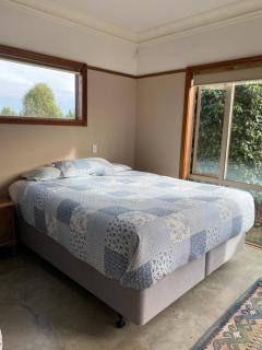 Hadlow Sunrise Retreat - Timaru - 8