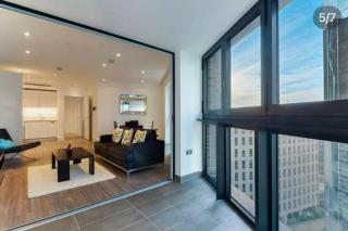 Lux 2 BDR Apartment in Eastend near Aldgate East Station - 3
