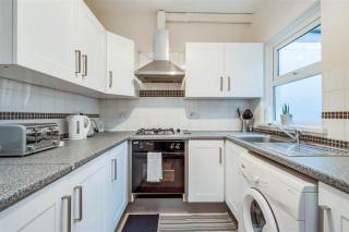 Beautiful 2 Bed House, South Belfast. 7 Minutes city centre. - 2