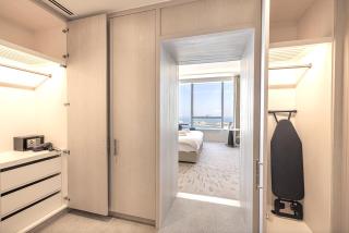 Elegant 1BR in Palm Tower, Nakheel Mall, Sea View - Dubai - 2