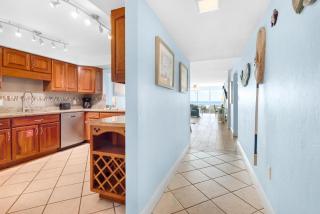 Shoreline Towers 3063 - 4