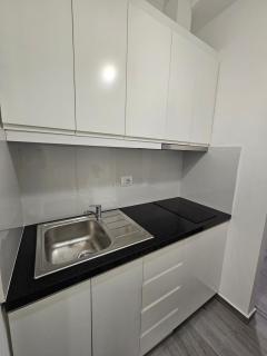 Nora's Guesthouse - Saranda - 4