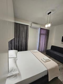 Nora's Guesthouse - Saranda - 1