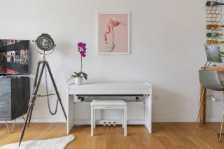 Modern New 1-Bedroom Home Stunning Views - London - 5
