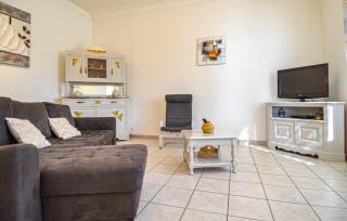 Gorgeous Home In Rognonas With Wifi - Rognonas - 8
