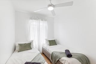 Coastal Scarborough Beach "gem" Sleeps4! - Perth - 4