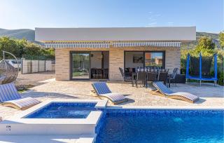 Cozy Home In Kastel Novi - Kastel Novi - 3