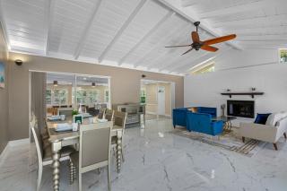 Escape To Pool Luxury Villa w 4-Bedroom - Clearwater - 3