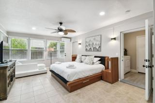 Red Royalty Pool, King Bed, Yard - Tampa - 5