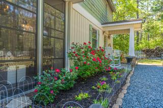 The Birdie Cottage - A Sweet Retreat - 1