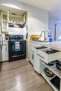 Chic Deluxe Studio-Pet Friendly-10 min to DT - Austin - 6