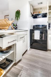 Stylish Studio in Allandale 10 mins to Downtown. - Austin - 6