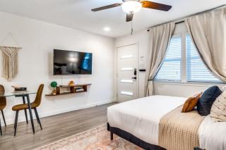 Stylish Studio in Allandale 10 mins to Downtown. - Austin - 1