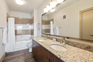 Landing at Residences at River Park West - 2 Bedrooms in Riverpark West - Richmond - 1