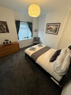3-Bed House, Birmingham - Birmingham - 9