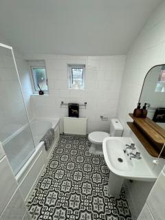 3-Bed House, Birmingham - Birmingham - 4