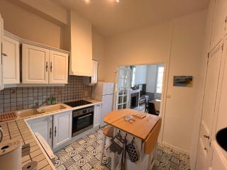 La Colbertine - Charming Apartment in Place Colbert - 3