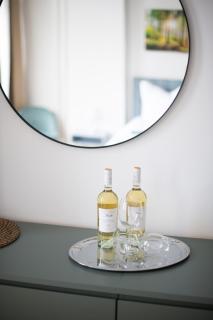 KAISER 02 by ROCKCHAIR Apartments l SUPERHOST Status l 3 Bedrooms Boxspringbeds 2 Bathrooms l Cozy Family & Business Flair 155 sqm 3 Balcony 2nd Floor Elevator up to 10 guests welcomes you! - Berlijn - 4