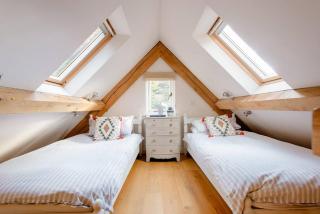 Little Trenant Barn on Helford River Near Constantine - 1