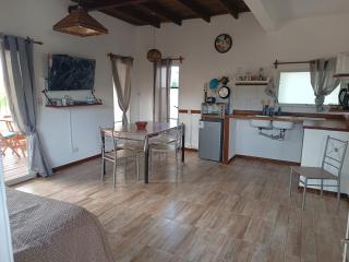 Casa 2 pisos Para 5 personas toda equipada - Colonia del Sacramento - 9