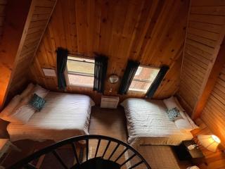 Knotty Pines Lodge - 2