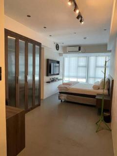 Benson Apartment Pakuwon Mansion 1 - 3