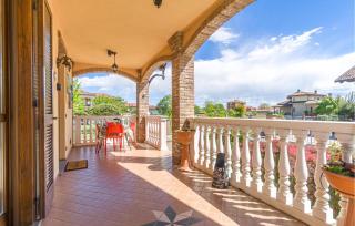 Stunning Home In Bosconero With Kitchen - - 8