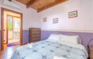 Stunning Home In Bosconero With Kitchen - - 5