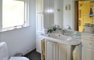 2 Bedroom Pet Friendly Home In Glesborg - Glesborg - 1