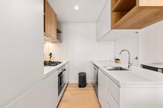 Serain Residences on 263 Normanby Road - 5