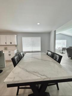 NEW! Private Lux Home Near Airport, Affordable AZ - Phoenix - 3