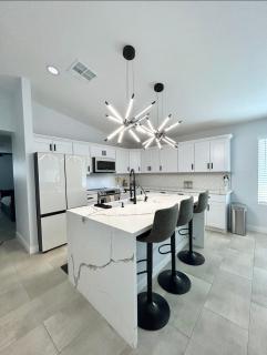 NEW! Private Lux Home Near Airport, Affordable AZ - Phoenix - 8