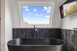 Choller Lodges - The Barn House With Hot Tub - Arundel - 3
