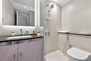 First Class 3BR Expansive Luxury Haven - Dubai - 4