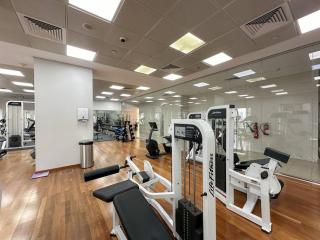 Luxury 3BR in Dubai Marina with Pool Gym and Beach Access - 3