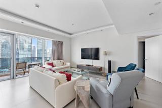 Luxury 3BR in Dubai Marina with Pool, Gym, and Beach Access - Dubai - 8