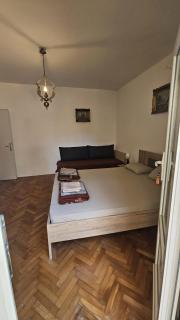 Radenović, soba - 7