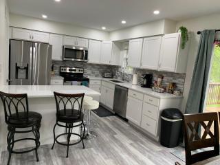 School Village Walk-in shower and jetted tub - 8