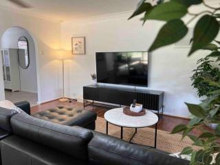 Humble & Homely - Rockingham - 0